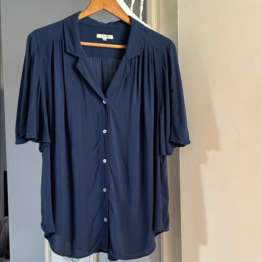 Z Supply Navy Short Sleeve Relaxed Button Up Shirt Size L